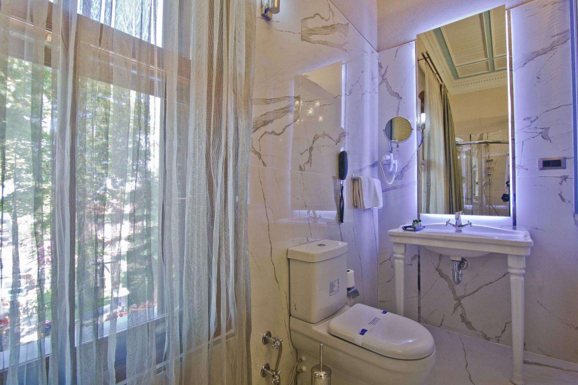 No2 Hotel By Suekrue อดาลาร์ ภายนอก รูปภาพ