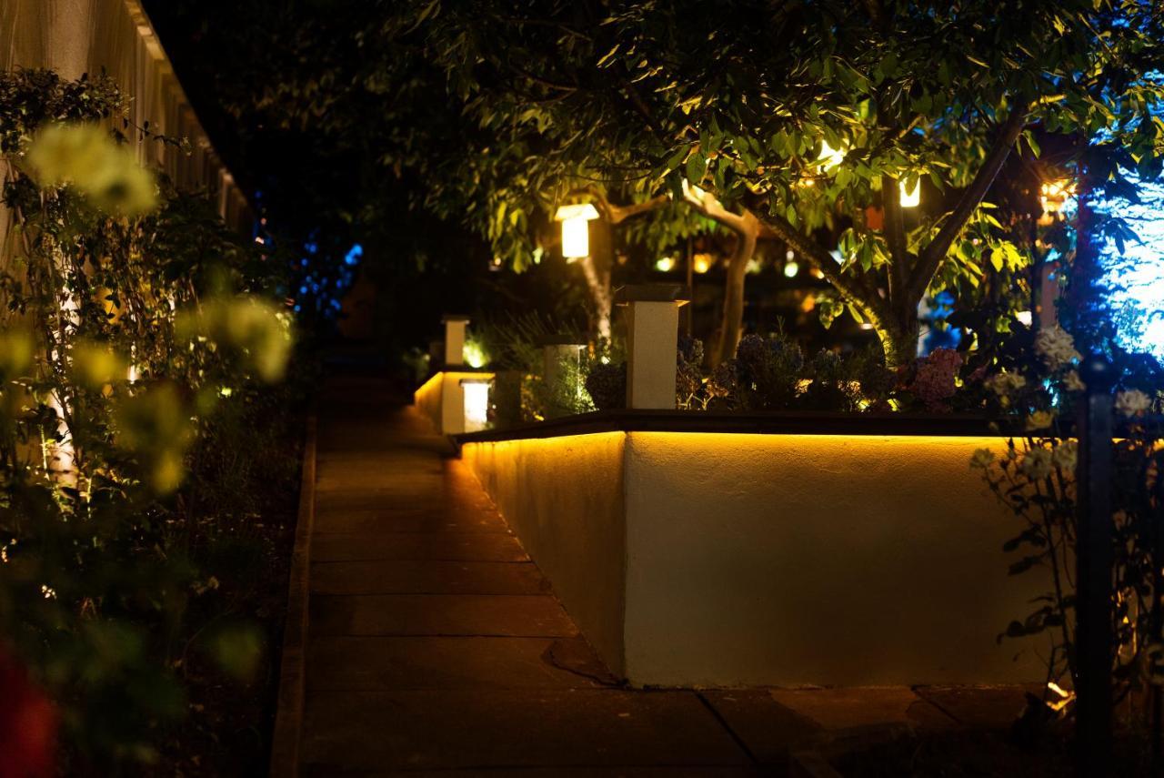 No2 Hotel By Suekrue อดาลาร์ ภายนอก รูปภาพ