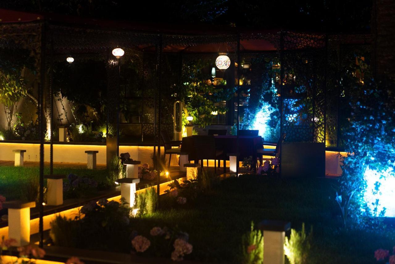 No2 Hotel By Suekrue อดาลาร์ ภายนอก รูปภาพ